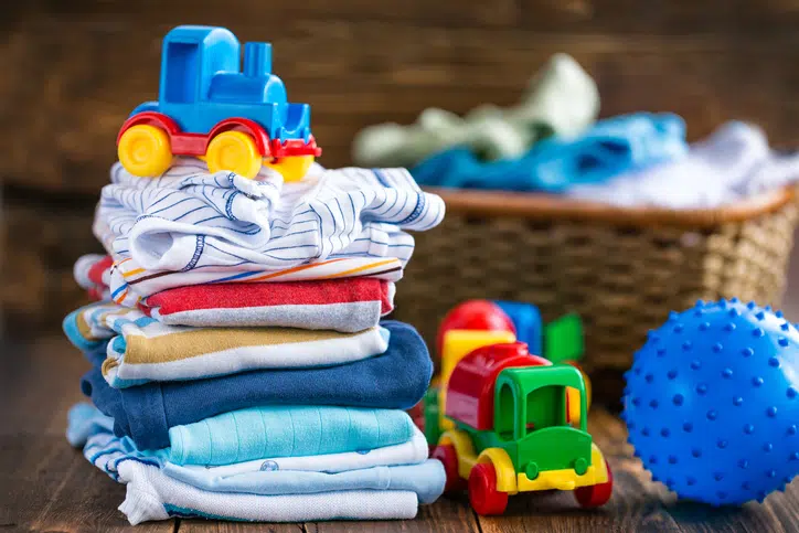 Stichting Babyspullen kleertjes