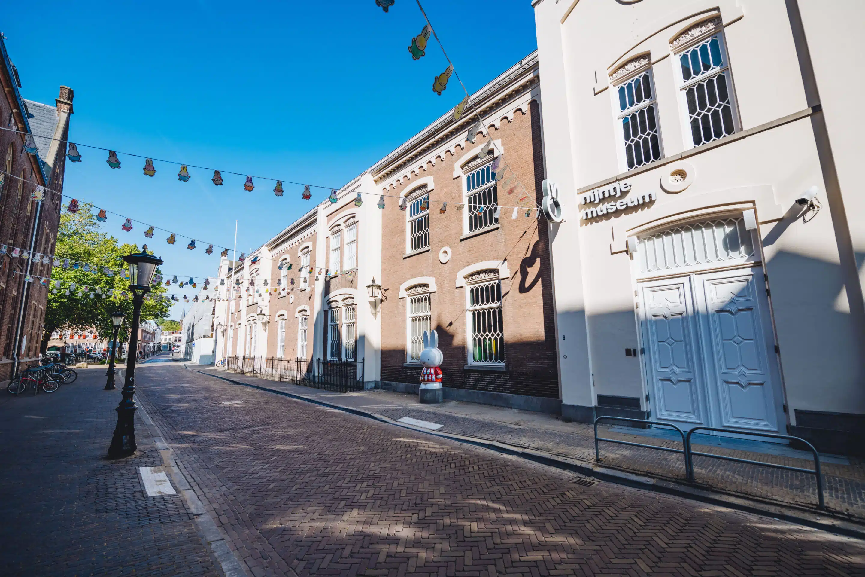 nijntje museum - straat van het museum