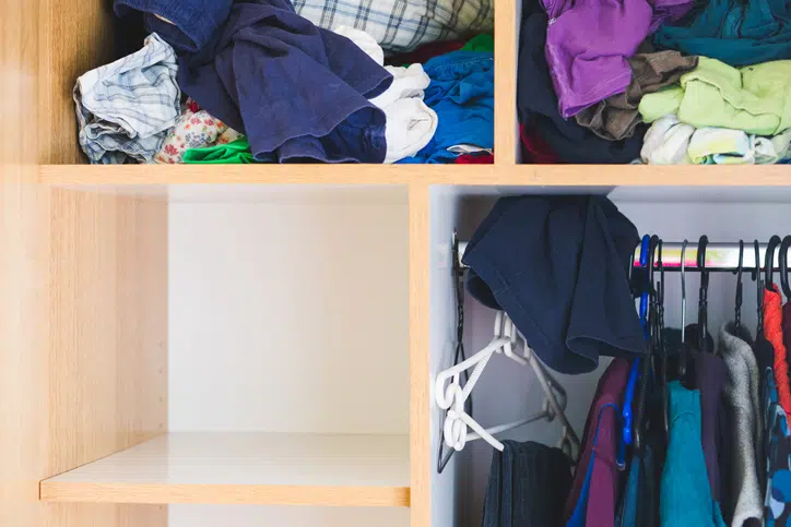 tips voor opruimen kledingkast met kleding