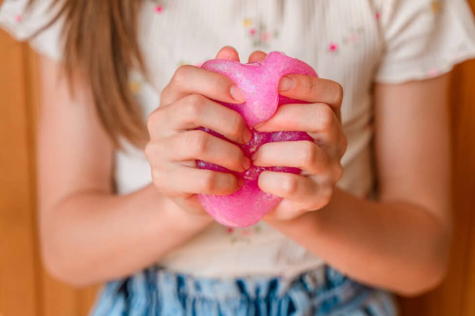 Hoe verwijder je slijm uit kleding? Meer Voor Mama’s Praktische zaken