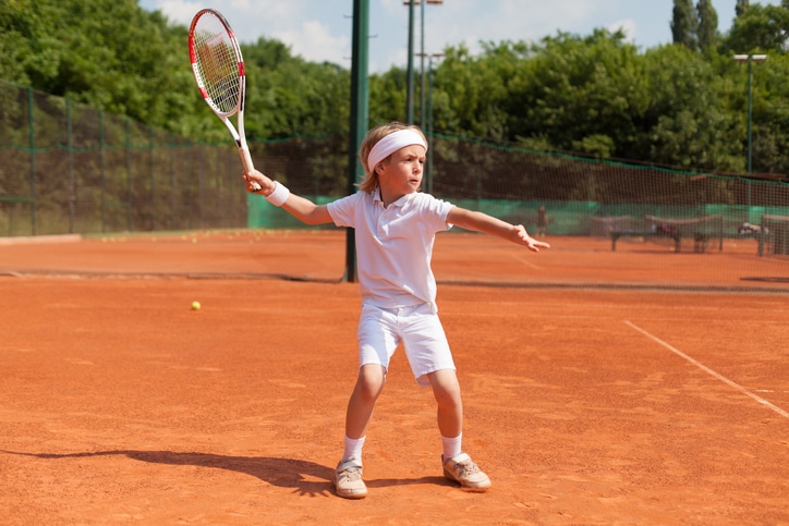 Mijn kind wil op tennis, waar moet ik rekening mee houden?