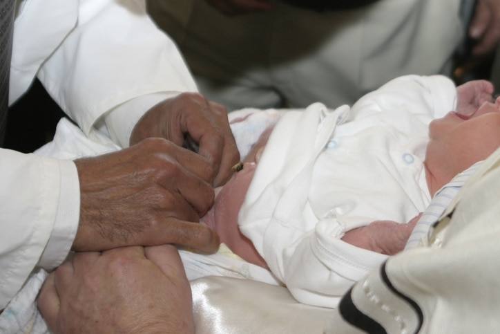 Je baby besnijden – wel of niet doen?