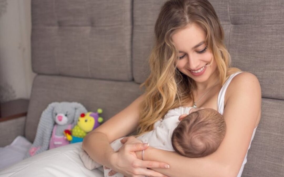 Bijna de helft van moeders die borstvoeding geven voelt zich ongemakkelijk