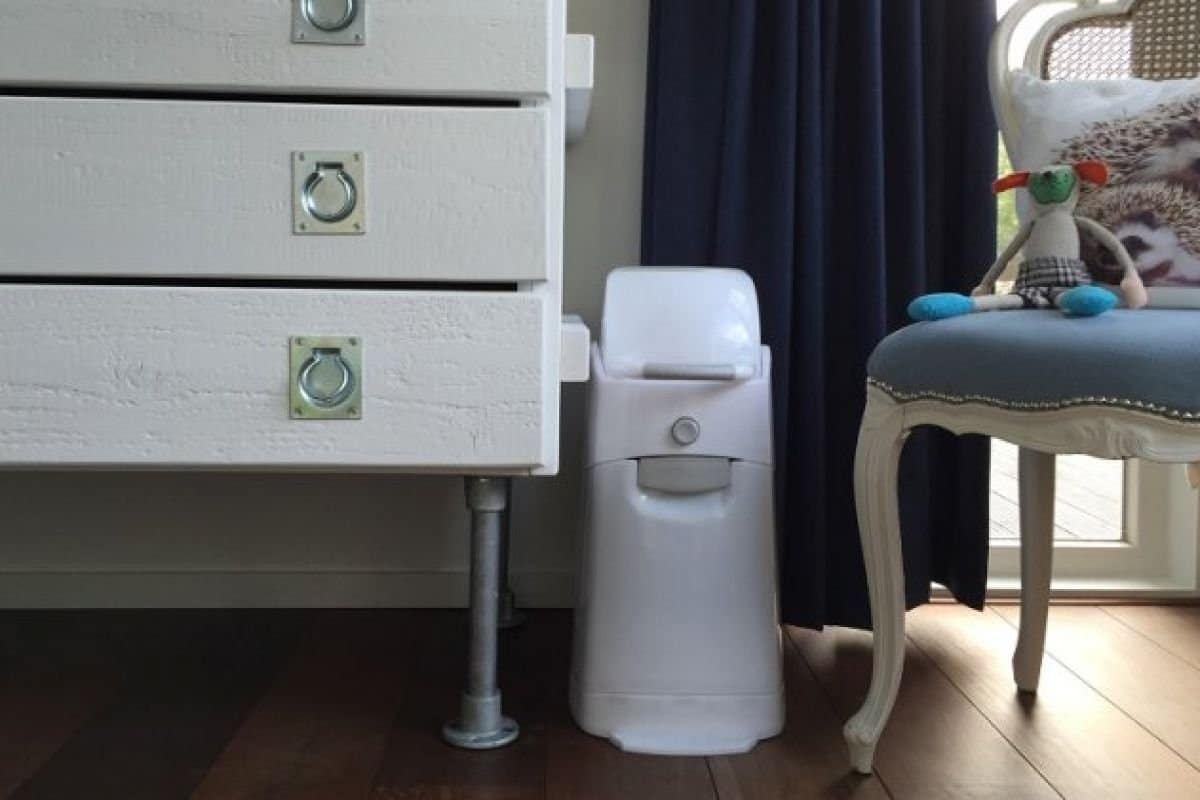 DIAPER CHAMP Geurloze luieremmer - incl 10 gratis ECO bags - Handsfree - pedaal - gebruik normale zakken - ideale maat, 1 kind, tweeling, kinderdagverblijven, gastouders (Clay Sand, Medium