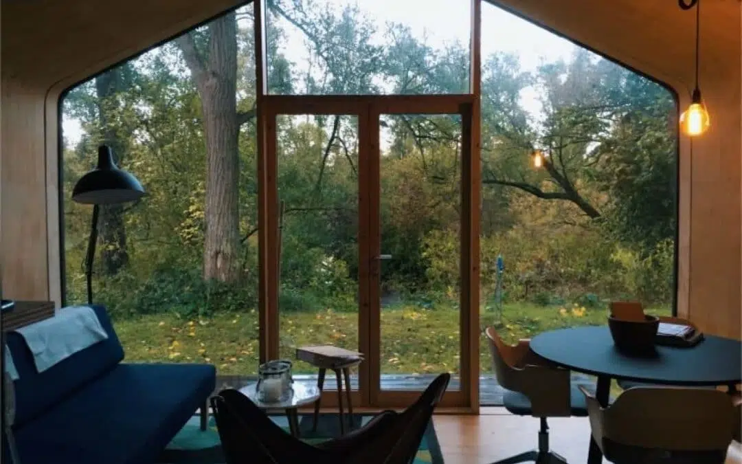 Overnachten in De Biesbosch in een kartonnen huisje
