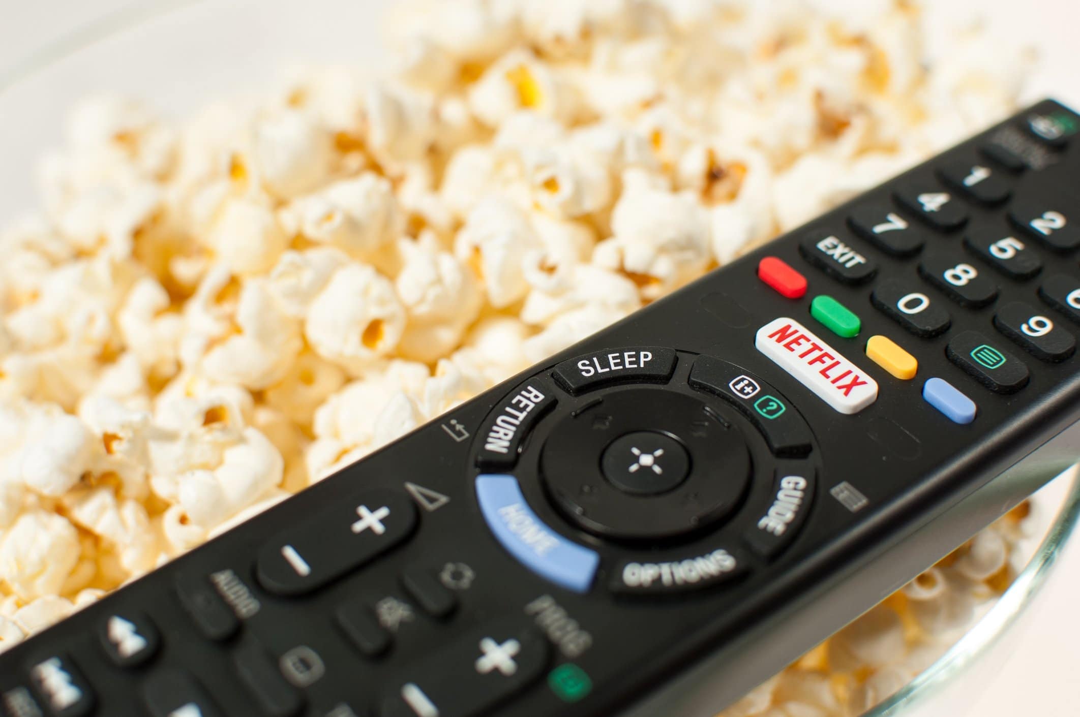popcorn en afstandsbediening netflix-kerstfilms voor kinderen