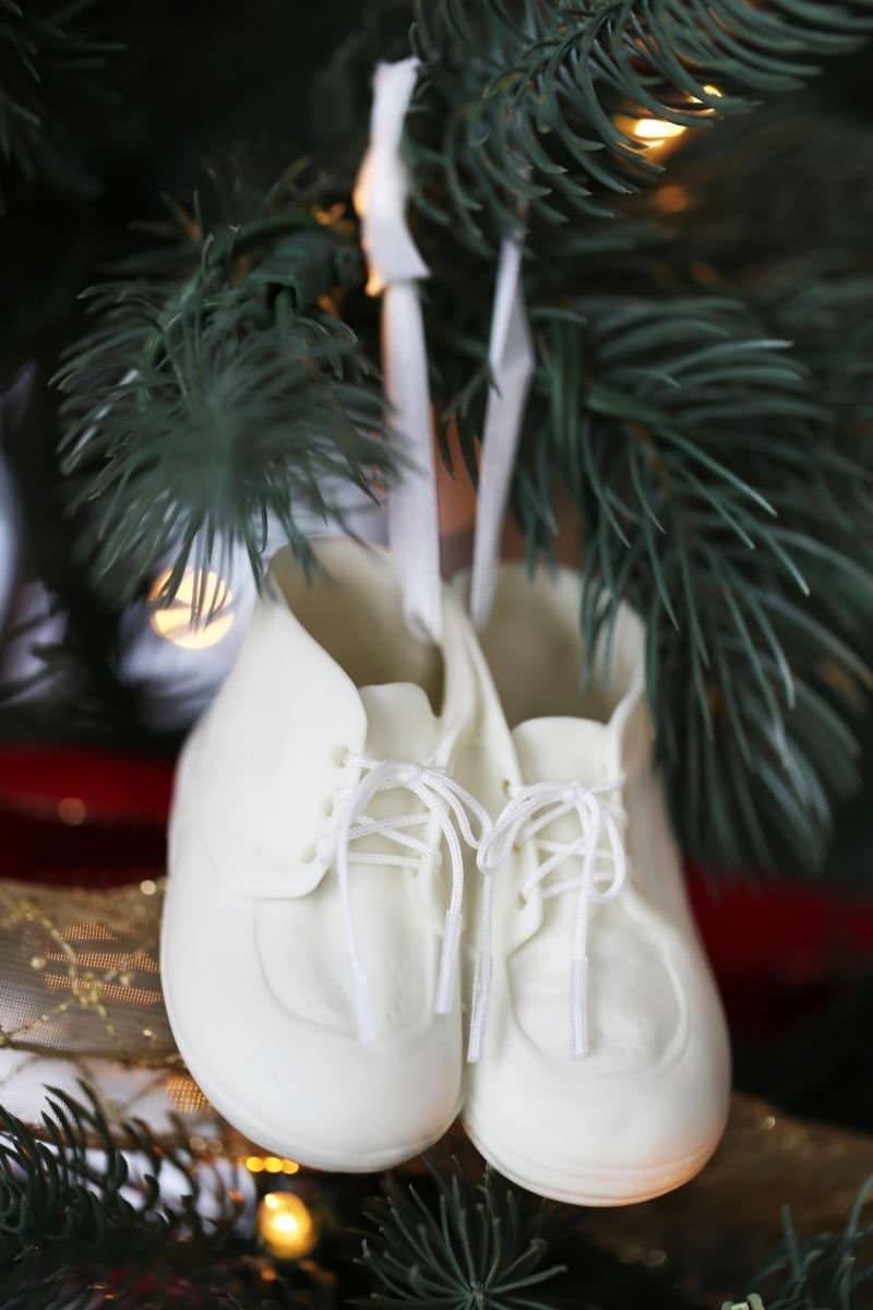 zwangerschapsaankondiging schoentjes in kerstboom