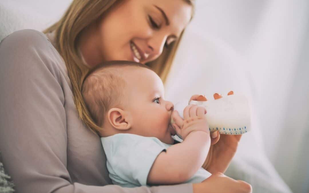 5 tips voor het geven van flesvoeding aan je baby