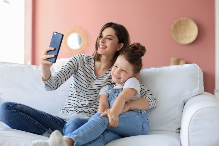 Is het verstandig om je kind op social media te plaatsen?