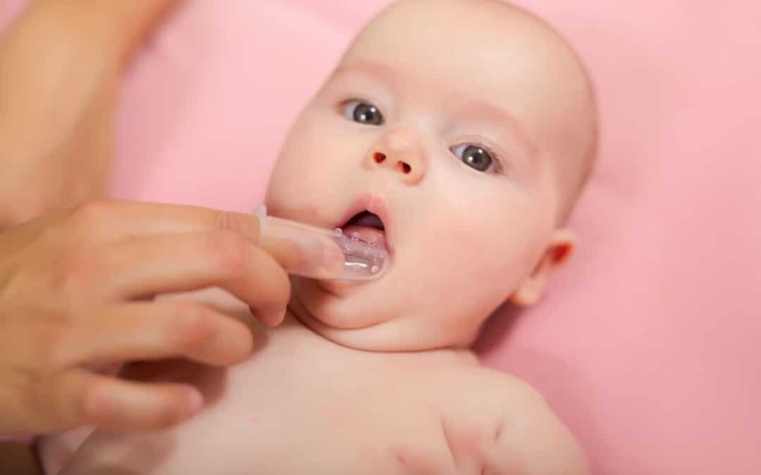 Tanden poetsen baby
