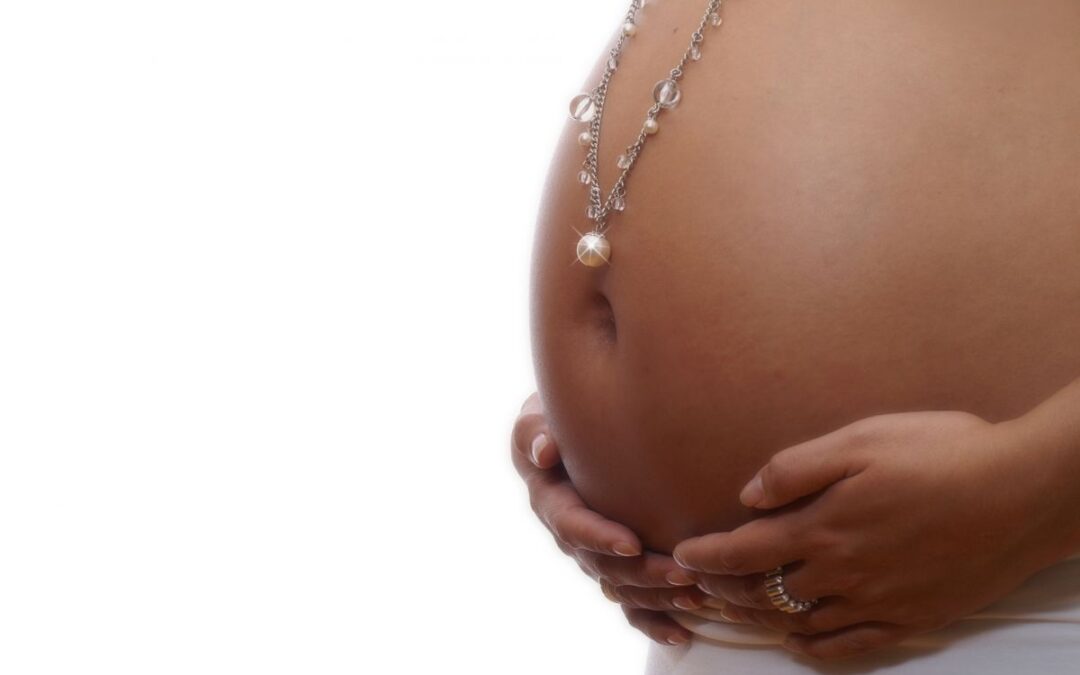 Een zwangerschapsketting: wel of niet goed voor je baby?