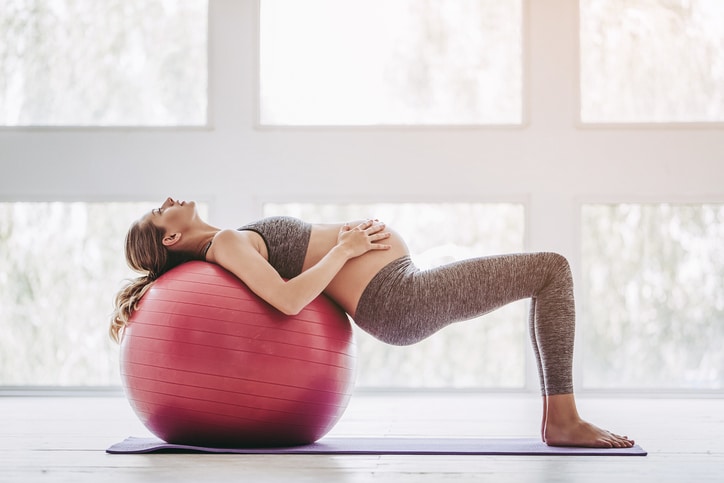 Snel weer fit na je zwangerschap: hoe kun je dit het beste aanpakken?