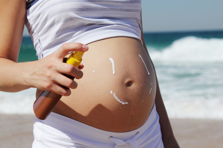 zonnen tijdens de zwangerschap goed insmeren