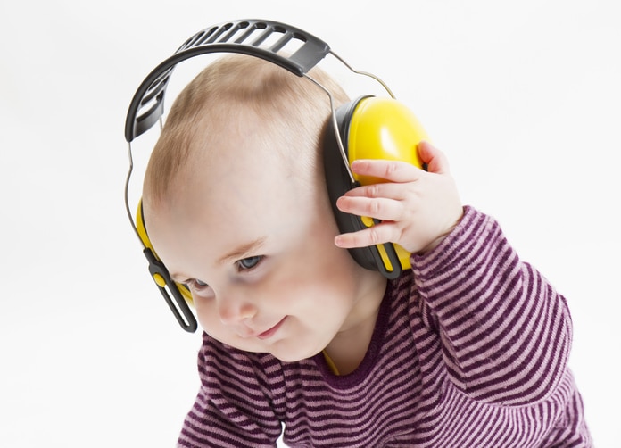 gehoorbescherming voor kinderen - baby met koptelefoon